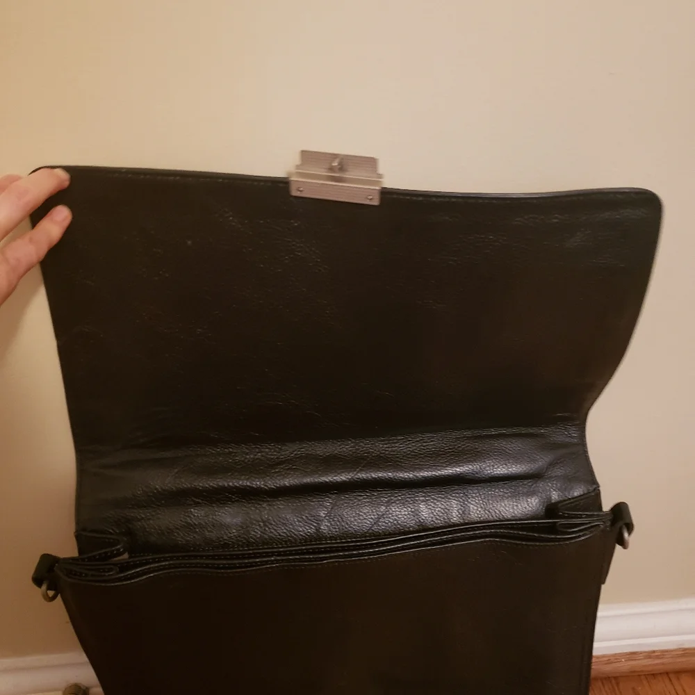 Real leather vintage .